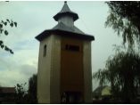 Turnul in care se gaseste clopotul aceste biserici - Biserica Sfantul Ioan Botezaorul din Stamate #2